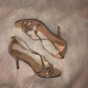 Taxi | Gold Heels Size 9